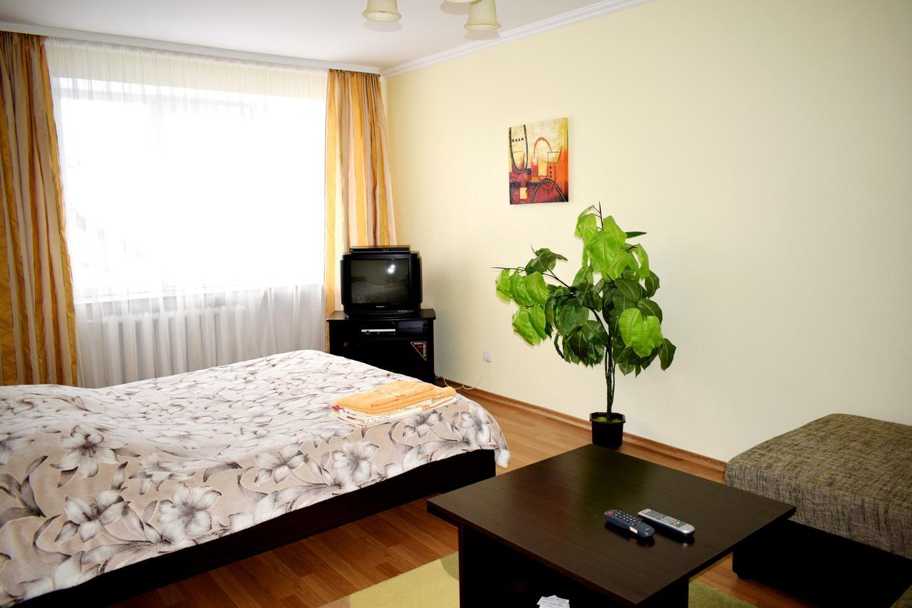 Apartment On Krushelnitskoy 73 Rivne Exterior foto