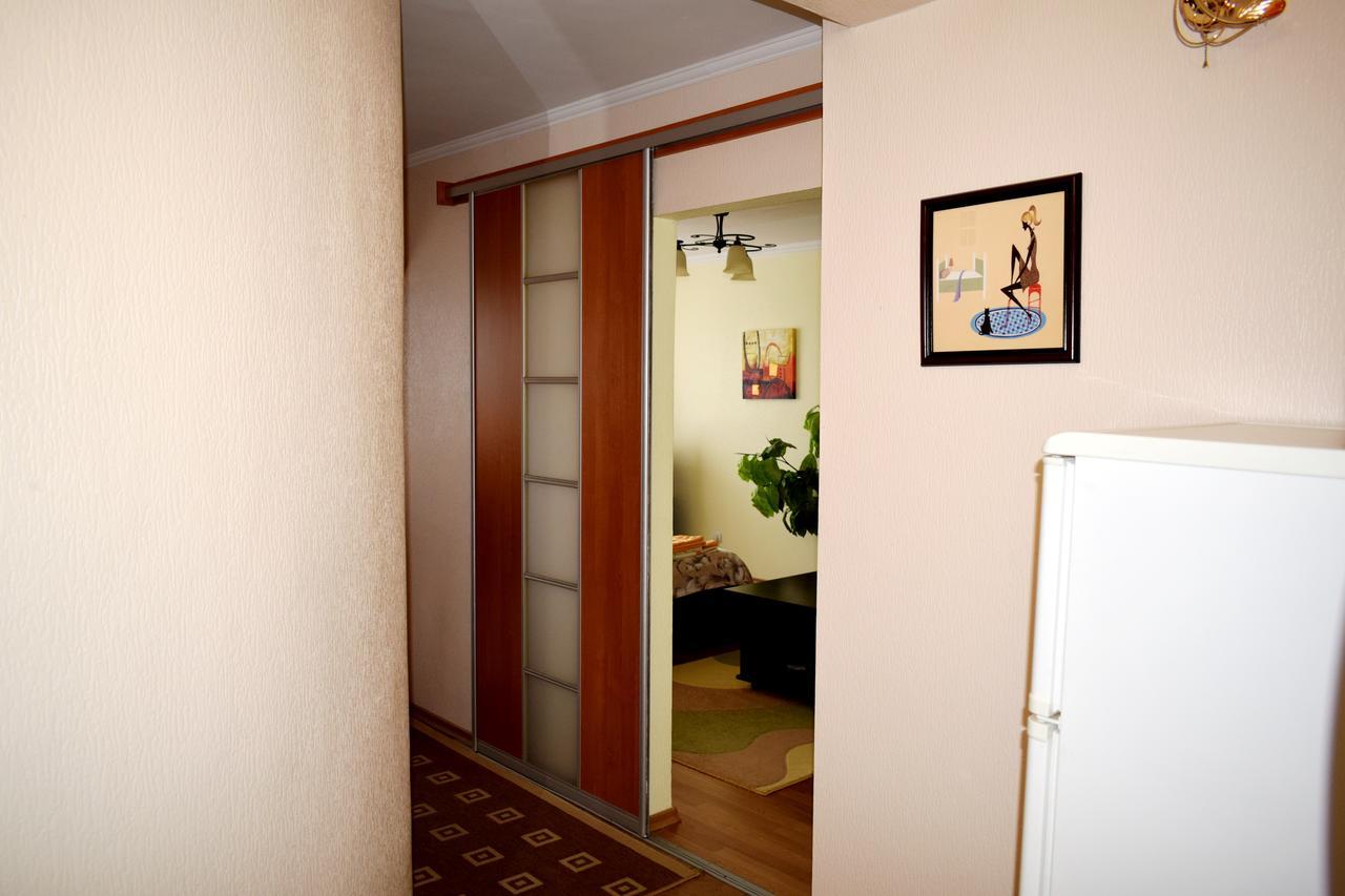 Apartment On Krushelnitskoy 73 Rivne Exterior foto